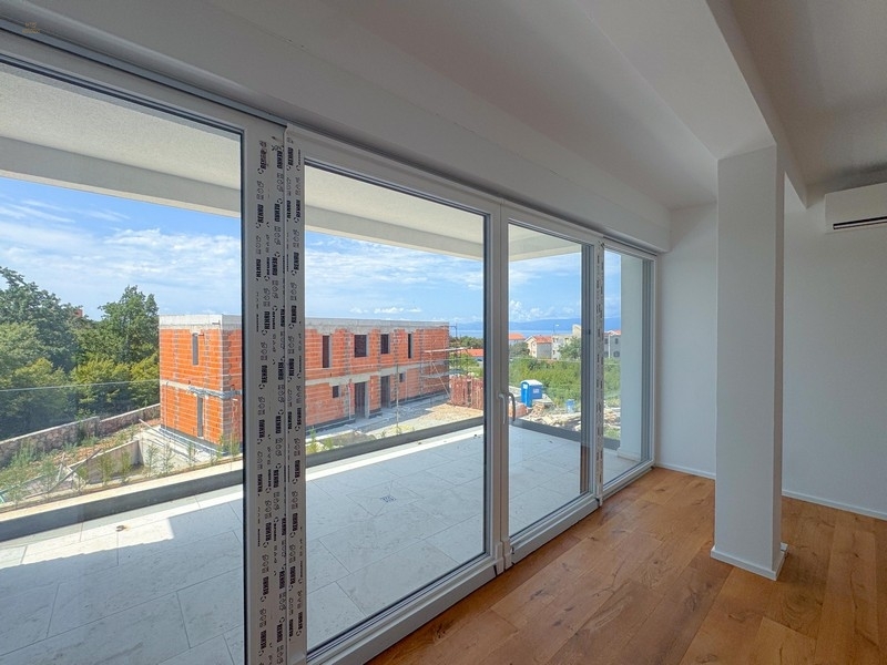 Thumbnail von Maisonettewohnung mit Garten und Swimmingpool