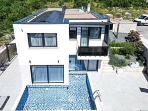 Thumbnail von Nowoczesna willa z basenem i pięknym widokiem na morze