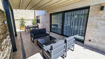 Thumbnail von Nowoczesna willa z basenem i pięknym widokiem na morze