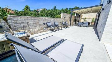 Thumbnail von Nowoczesna willa z basenem i pięknym widokiem na morze