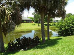 Thumbnail von ***Wunderbares Grundstück mit naturbelassenem Kanal***