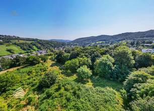 Thumbnail von Viyana kapılarında – Tarla alanı olarak sınıflandırılmış yeşil alan