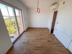 Thumbnail von Mediterrane Ferienhäuser mit Pool und Meerblick