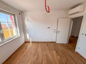 Thumbnail von Mediterrane Ferienhäuser mit Pool und Meerblick