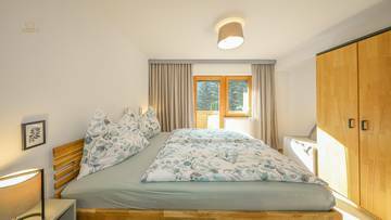 Thumbnail von Großzügiges Mehrfamilienhaus mit 3 Wohnungen