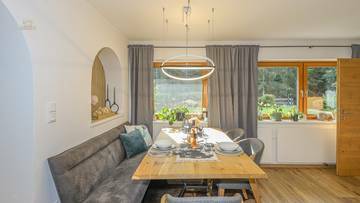 Thumbnail von Großzügiges Mehrfamilienhaus mit 3 Wohnungen