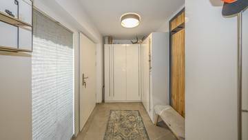 Thumbnail von Großzügiges Mehrfamilienhaus mit 3 Wohnungen