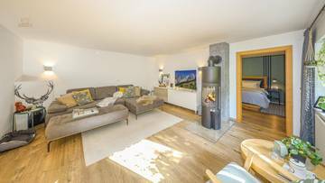 Thumbnail von Großzügiges Mehrfamilienhaus mit 3 Wohnungen