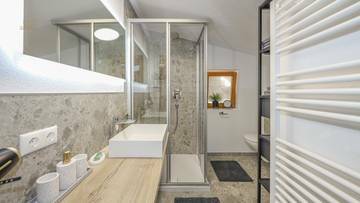 Thumbnail von Großzügiges Mehrfamilienhaus mit 3 Wohnungen