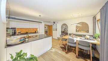 Thumbnail von Großzügiges Mehrfamilienhaus mit 3 Wohnungen