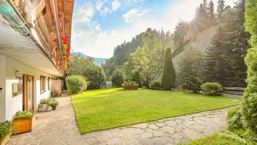 Thumbnail von Großzügiges Mehrfamilienhaus mit 3 Wohnungen