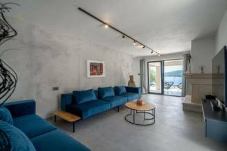 Thumbnail von Luxuriöse Villa direkt am Meeresufer