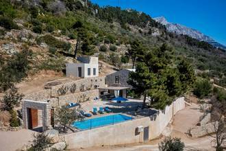 Thumbnail von Moderne Steinvilla mit Swimmingpool und Meerblick