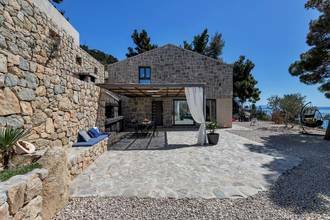 Thumbnail von Moderne Steinvilla mit Swimmingpool und Meerblick