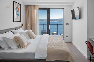 Thumbnail von Moderne Villa mit Infinity-Pool und Panorama-Meerblick, Region Omis