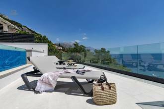 Thumbnail von Luxuriöse Doppelhaushälfte mit Swimmingpool - direkt am Strand