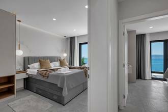 Thumbnail von Luxuriöse Doppelhaushälfte mit Swimmingpool - direkt am Strand