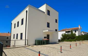 Thumbnail von Modernes Penthouse mit Dachterrasse und Panorama-Meerblick