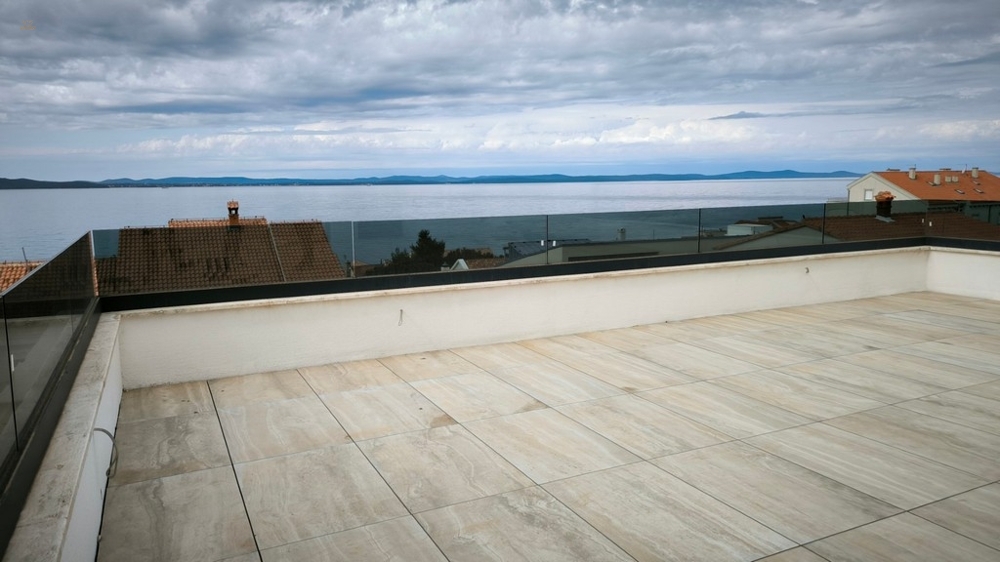 Thumbnail von Modernes Penthouse mit Dachterrasse und Panorama-Meerblick