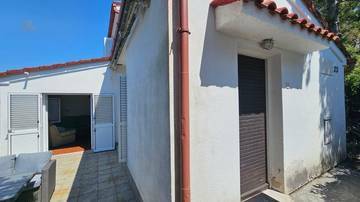 Thumbnail von Haus mit zwei Wohnungen - zur Renovierung