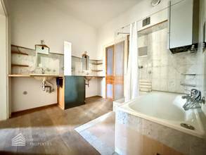 Thumbnail von Helle Wohnung mit Balkon auf ganzer Etage zzgl. Rohdachboden, Nähe Einsiedlerpark