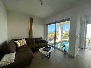 Thumbnail von Moderne Maisonettewohnung mit Garten und Swimmingpool