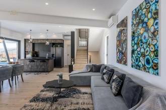 Thumbnail von Moderne Villa mit Infinity-Pool nahe dem Meer, Region Rogoznica