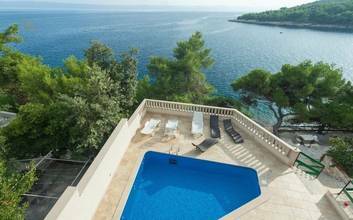 Thumbnail von Mediterranean villa directly by the sea