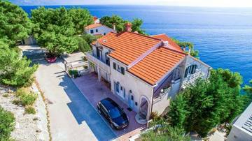 Thumbnail von Mediterranean villa directly by the sea