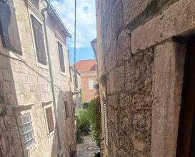 Thumbnail von Traditionelles Steinhaus zur kompletten Sanierung