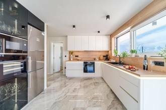 Thumbnail von Moderne Villa mit Infinity-Pool und Panorama-Meerblick