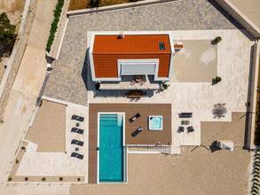 Thumbnail von Moderne Villa mit Infinity-Pool und Panorama-Meerblick