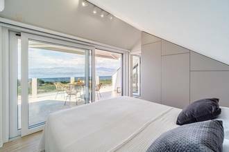 Thumbnail von Moderne Villa mit Infinity-Pool und Panorama-Meerblick