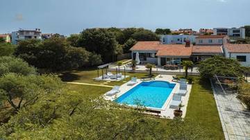 Thumbnail von Haus in sehr gefragter Lage in der 1. Reihe zum Meer