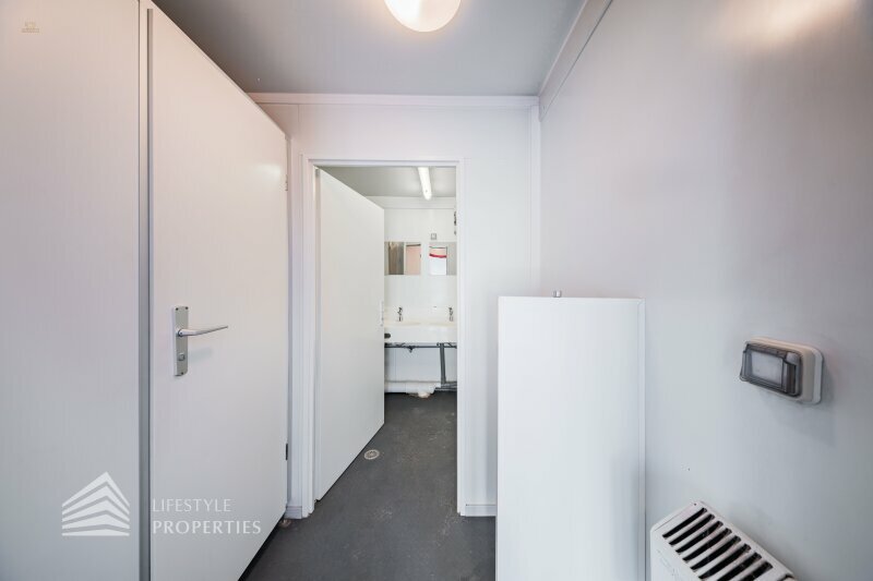 Thumbnail von Attraktives Gewerbejuwel: Lagerhalle + Büroflächen mit Photovoltaik direkt am Bahnhof