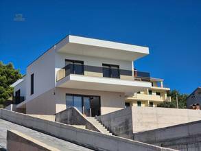 Thumbnail von Neubau-Villa mit Swimmingpool und Panorama-Meerblick