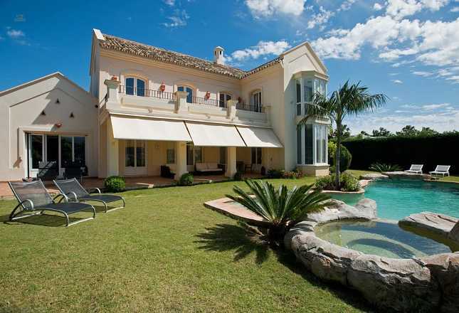 Luxus-Villa in Monte Halcones R2524430 