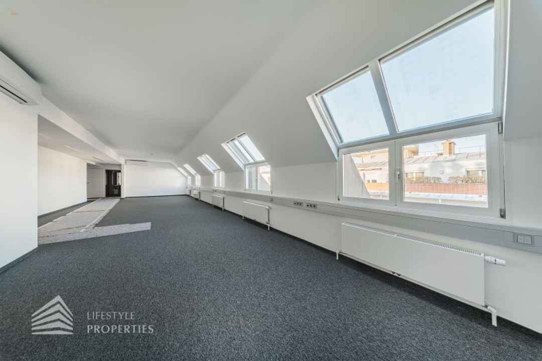 Erstbezug! Renoviertes 4-Zimmer Büro in Toplage