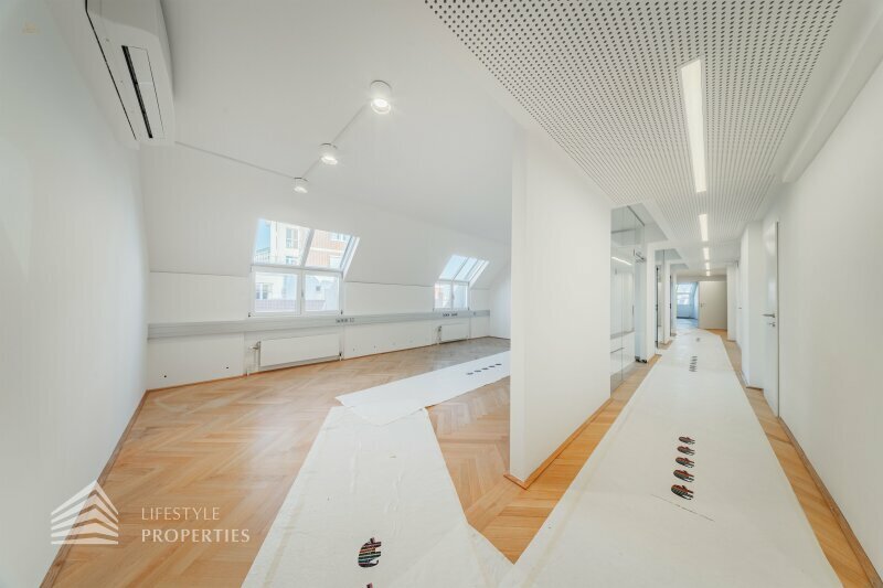 Erstbezug! Renoviertes 6-Zimmer Büro in Toplage