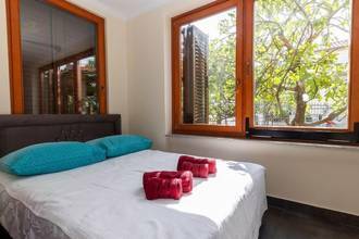 Thumbnail von Gepflegtes Haus mit Nebengebäude und Pool