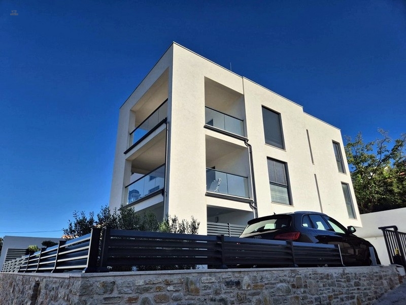 Moderne Neubauwohnung nahe dem Meer