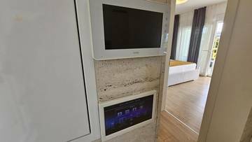 Thumbnail von Moderne Luxusvilla mit Pool und Meerblick