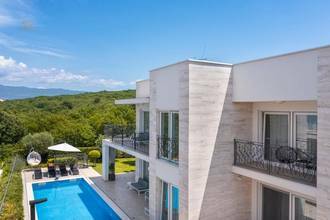 Thumbnail von Moderne Luxusvilla mit Pool und Meerblick