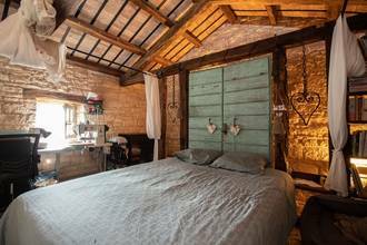 Thumbnail von Barrierefreies Anwesen mit zwei Steinhäusern und Swimmingpool