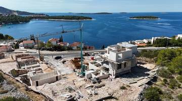 Thumbnail von Moderne Luxusvillen mit Pool und Meerblick - im Areal