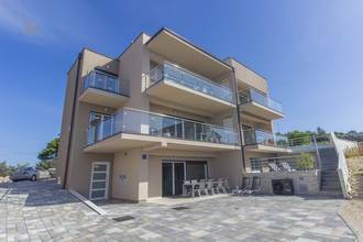 Thumbnail von Villa mit 5 Appartements in außergewöhnlicher Lage mit Blick auf die Kornaten