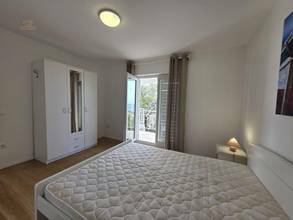 Thumbnail von Haus mit zwei Wohnungen und einem Studio