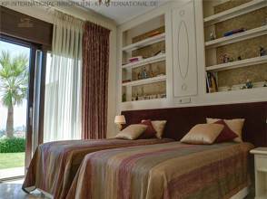 Thumbnail von ***Moderne Architektur mit Panoramablick auf das Meer und die Berge***