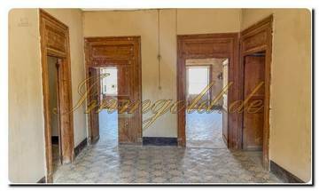 Thumbnail von Immogold Sizilien. Instaurieren sie das sizilianische Palazzo mit Innenhof und Kirche