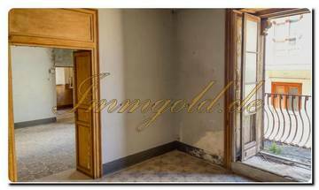 Thumbnail von Immogold Sizilien. Instaurieren sie das sizilianische Palazzo mit Innenhof und Kirche